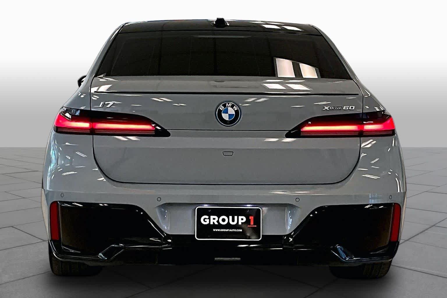 Used 2024 BMW i7 xDrive60 w/ Executive Package AWD/4WD image 4
