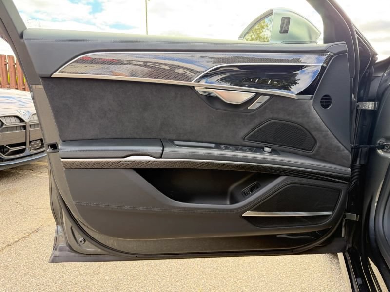 Used 2020 Audi S8 L AWD/4WD image 10