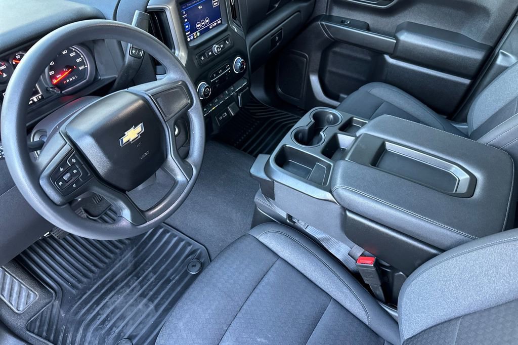 Used 2024 Chevrolet Silverado 1500 Custom w/ Turbomax Blackout Package image 10