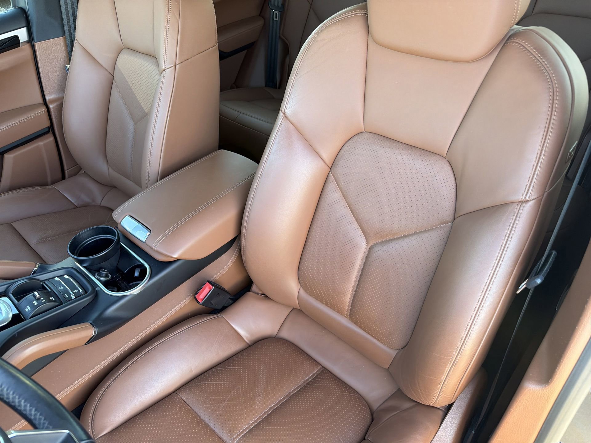 Used 2017 Porsche Cayenne AWD/4WD image 20