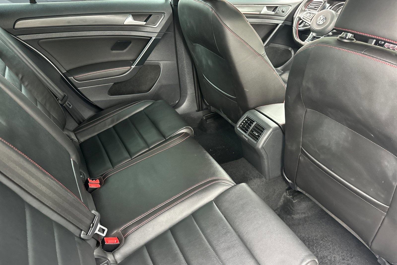 Used 2019 Volkswagen GTI SE w/ SE Experience Package image 29