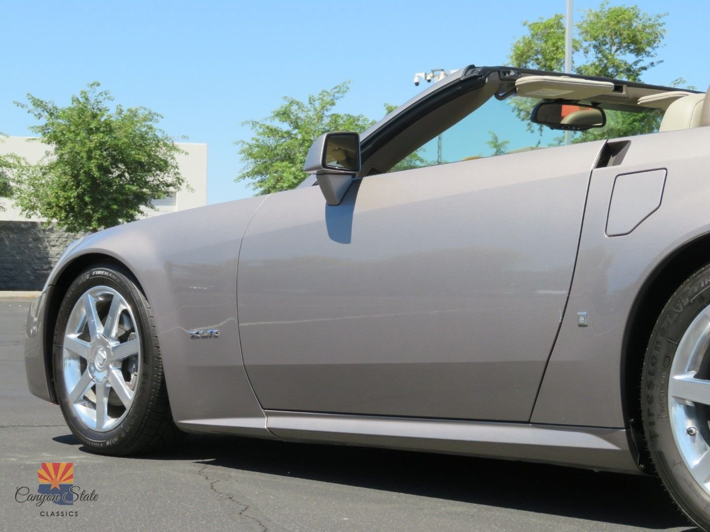 Used 2004 Cadillac XLR RWD image 22