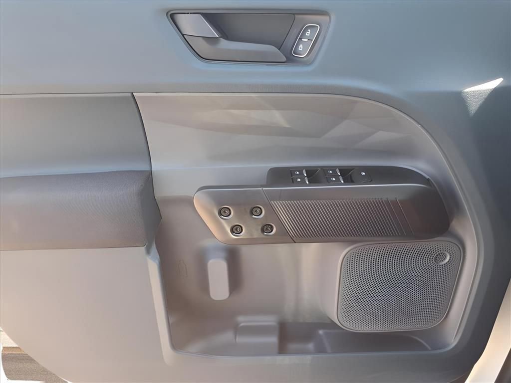 New 2025 Ford Maverick XL FWD image 17