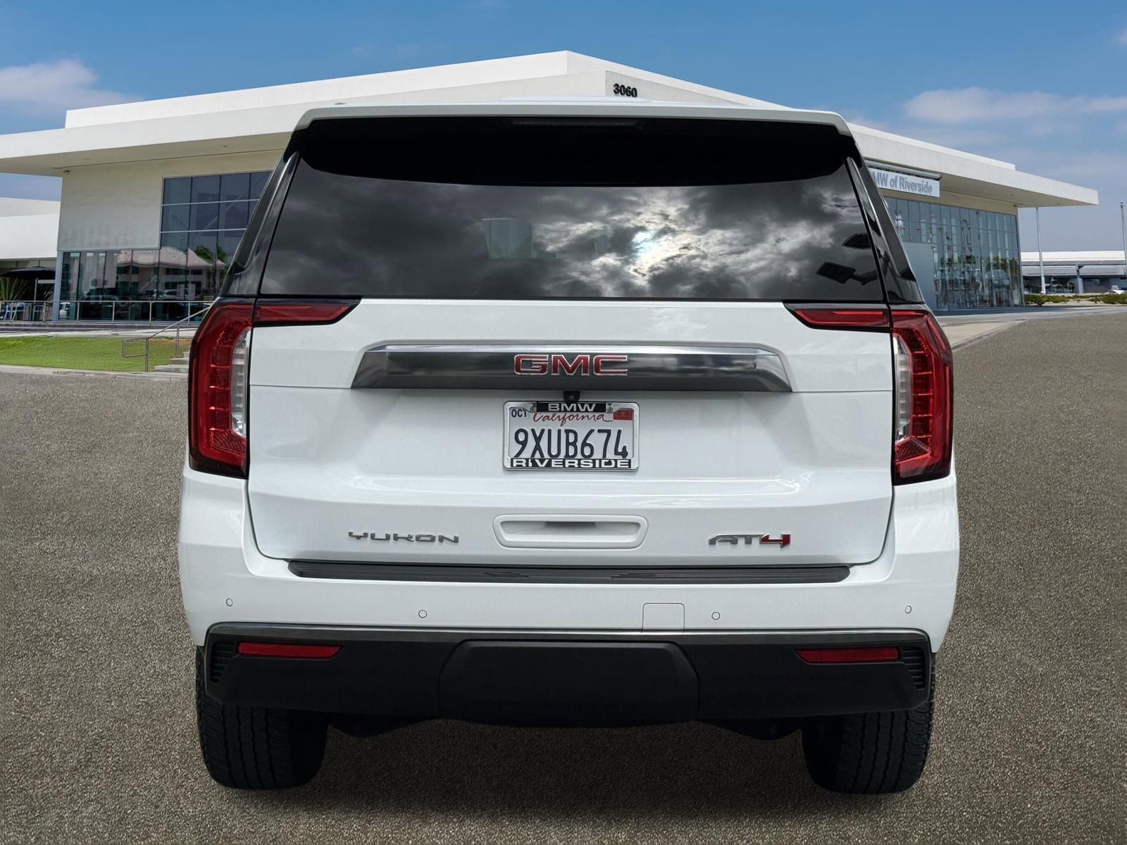 Used 2024 GMC Yukon AT4 w/ AT4 Premium Package AWD/4WD image 9