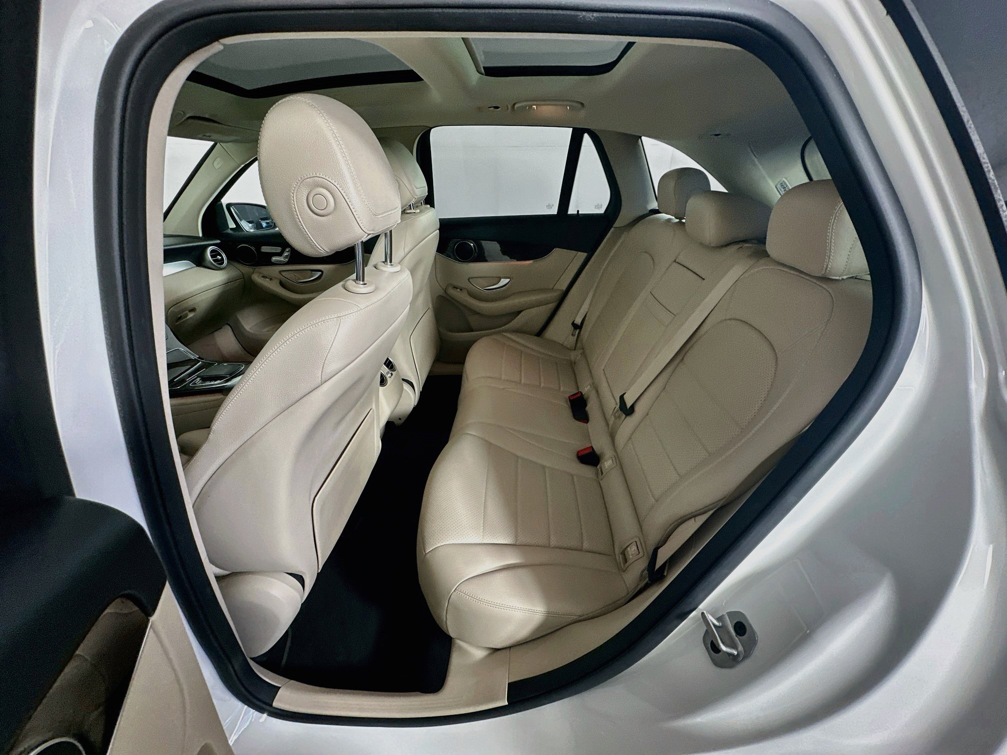 Used 2021 Mercedes-Benz GLC 300 4MATIC w/ Premium Package image 27