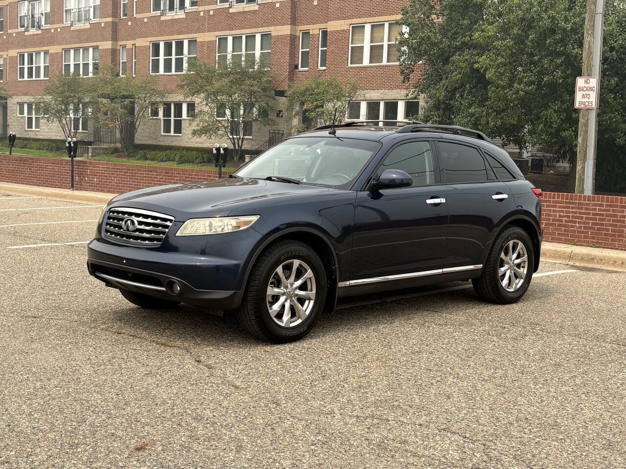 Used 2008 INFINITI FX35 AWD w/ Technology Pkg image 2
