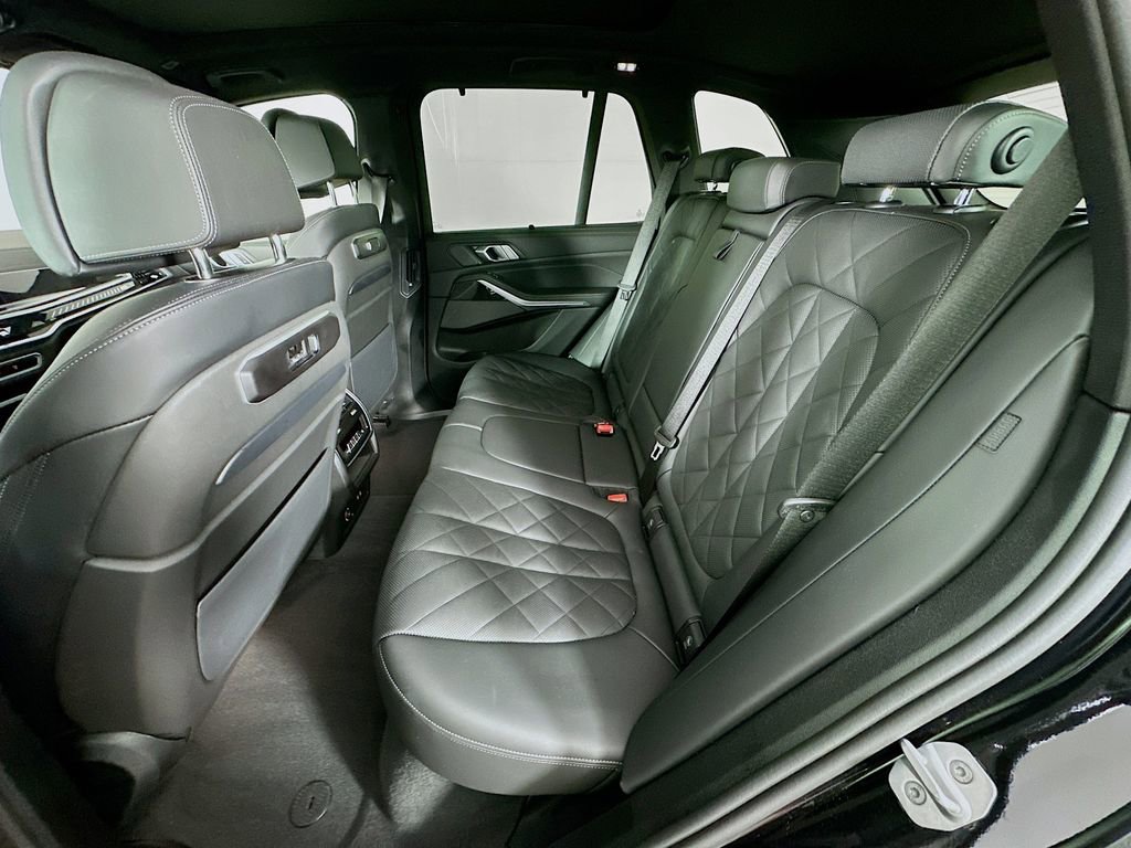 Used 2025 BMW X5 M60i image 31
