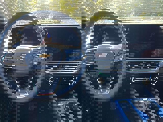 New 2025 Chevrolet Equinox EV LT image 21