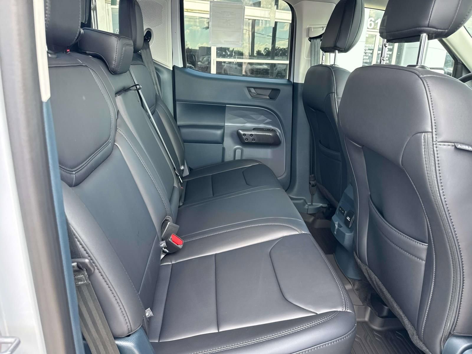 New 2025 Ford Maverick Lariat w/ Black Appearance Package image 19