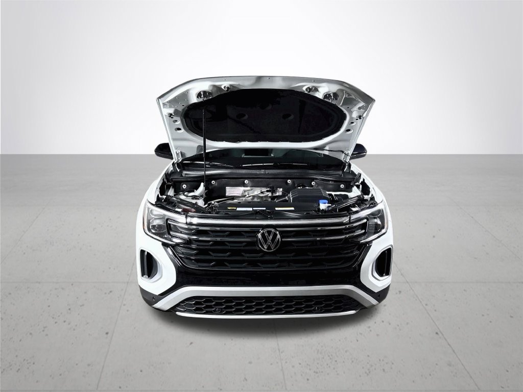 Certified 2024 Volkswagen Atlas Peak Edition SE AWD/4WD image 23