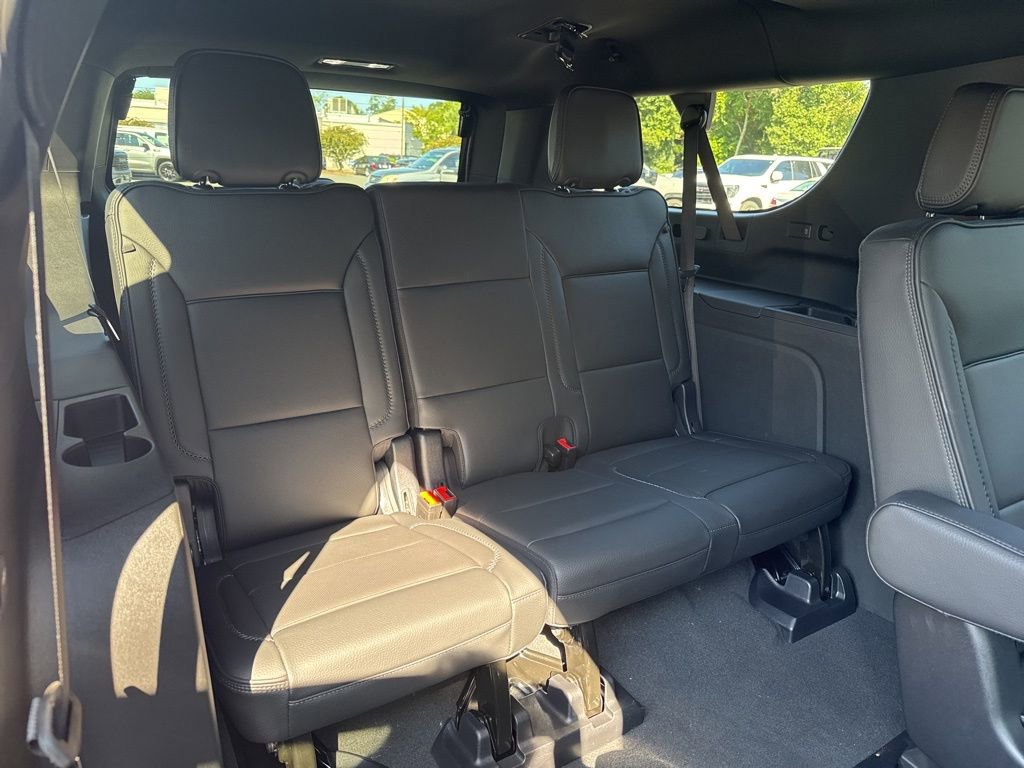 New 2025 GMC Yukon XL Denali w/ Sun & Power Step Package image 13