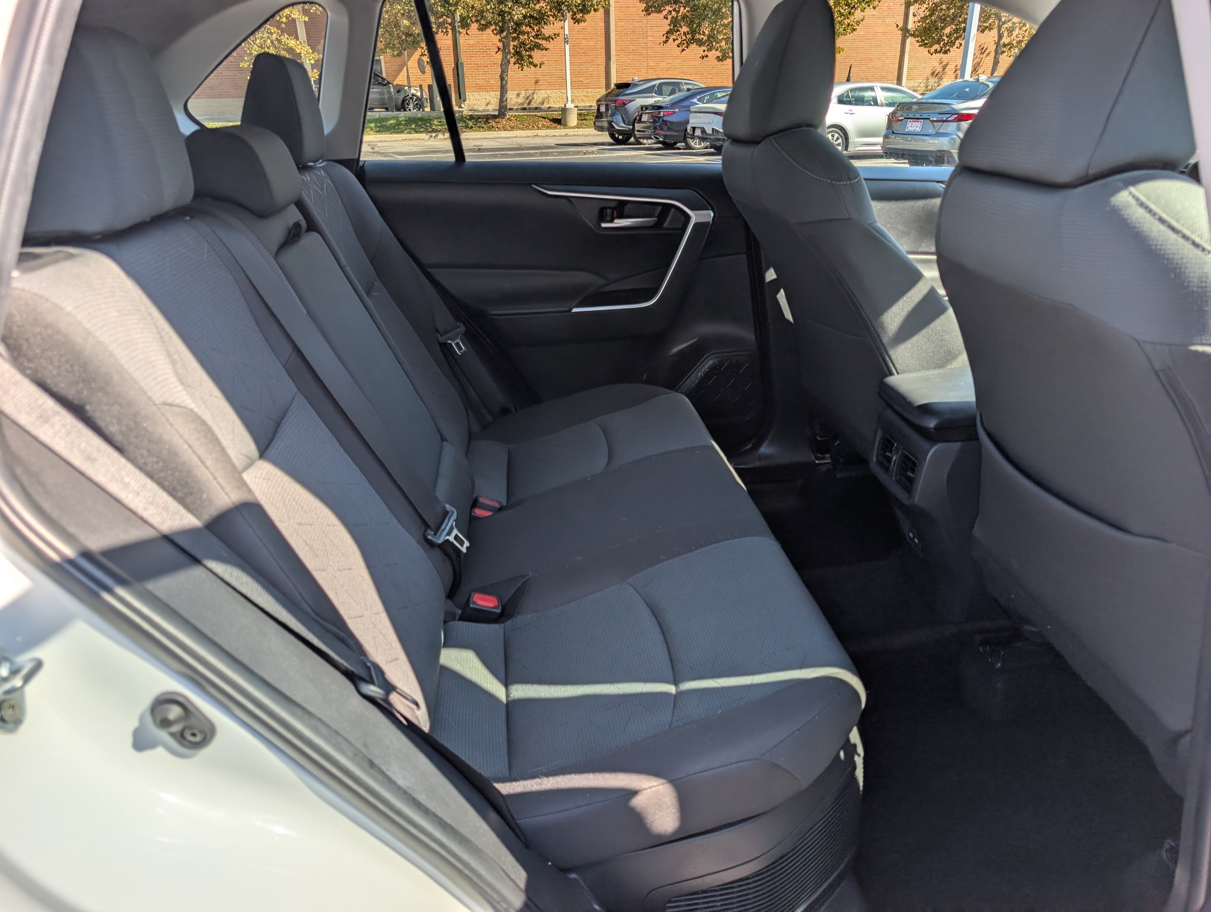 Used 2025 Toyota RAV4 XLE AWD/4WD image 13