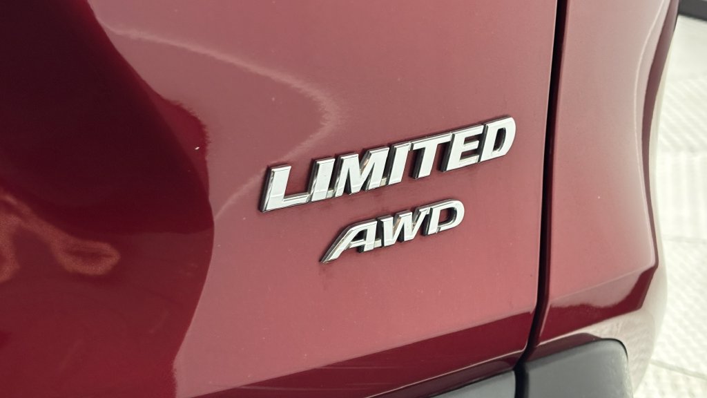 Used 2019 Toyota RAV4 Limited w/ Advanced Technology Package AWD/4WD image 9