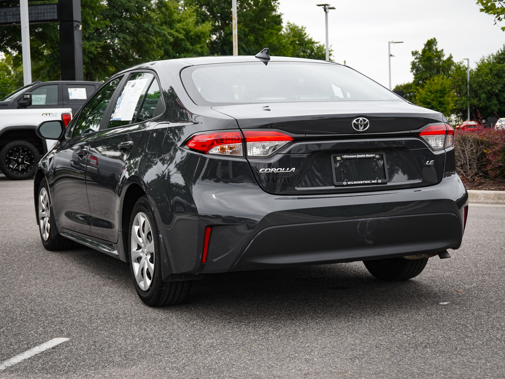 Used 2025 Toyota Corolla LE FWD image 8
