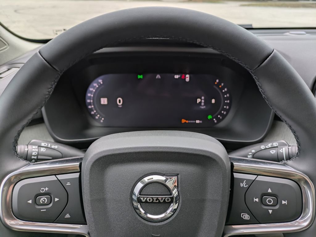 New 2026 Volvo XC40 B5 Plus w/ Protection Package Premier AWD/4WD image 39