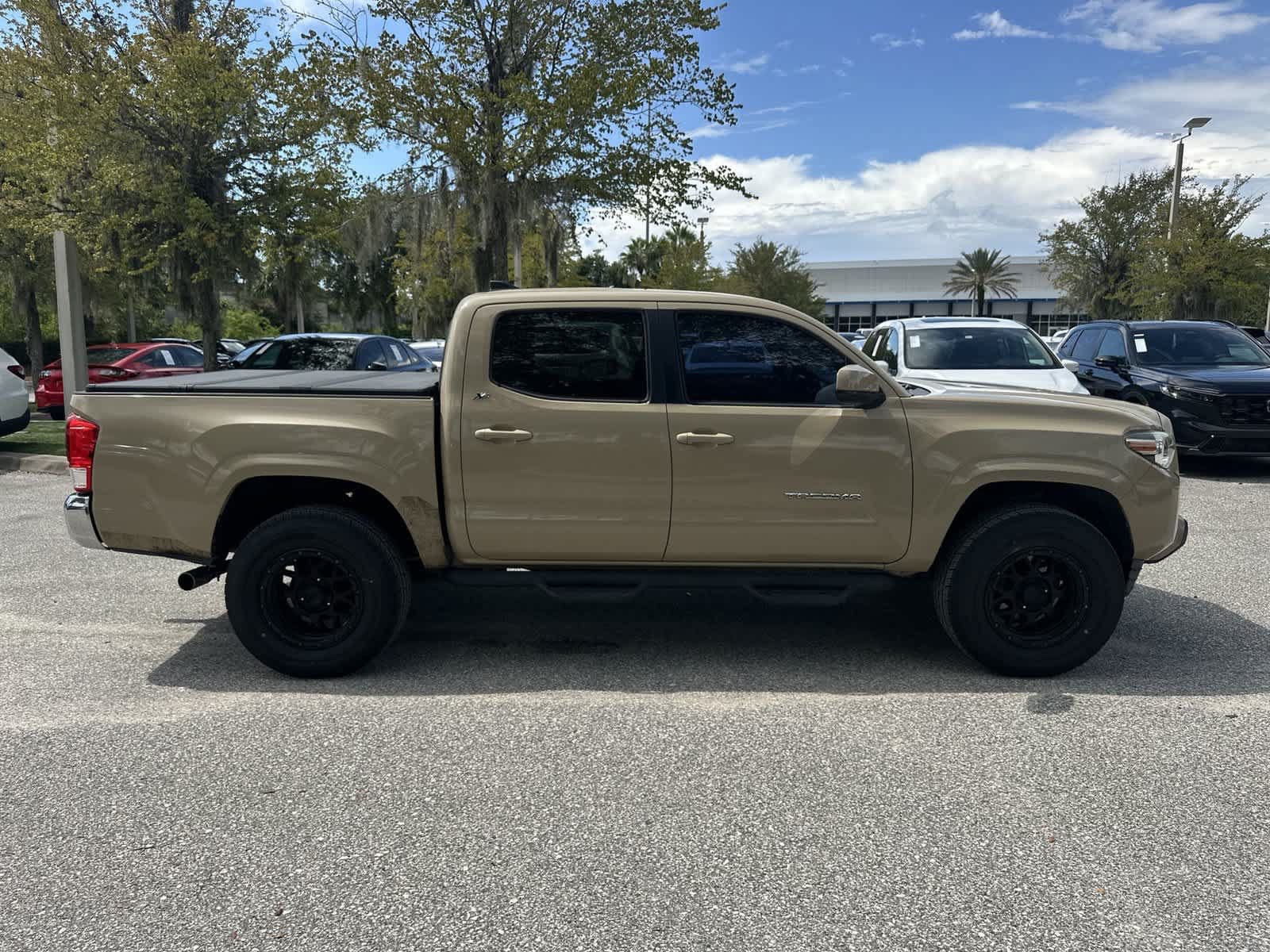 Used 2016 Toyota Tacoma SR5 w/ Towing Package RWD image 7