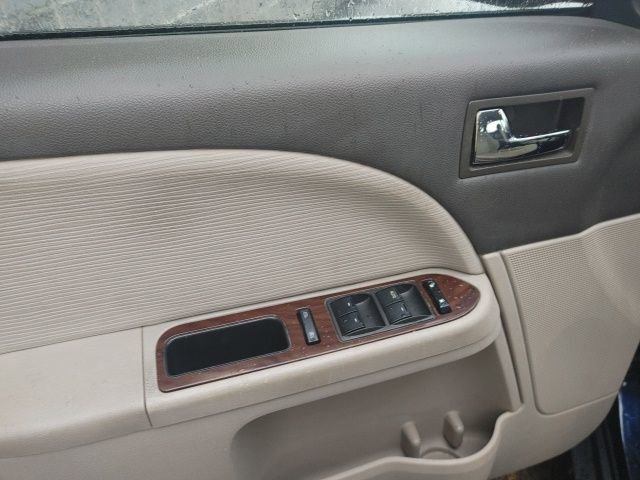 Used 2008 Ford Taurus SEL image 19