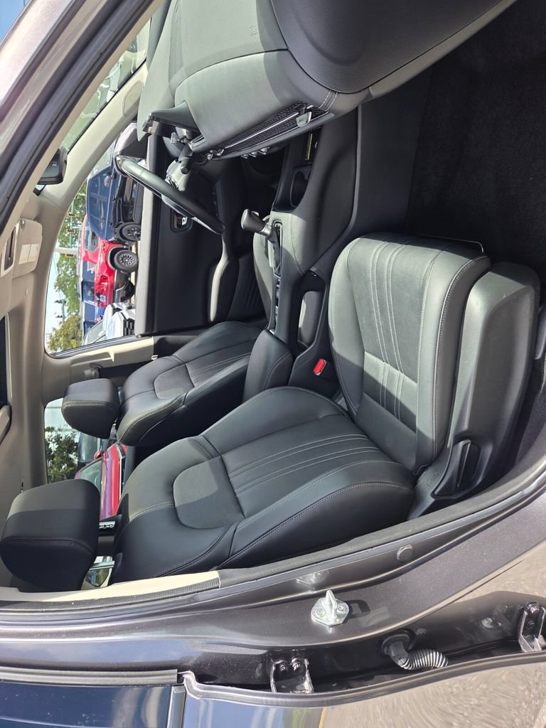 Certified 2024 Honda HR-V EX-L image 19