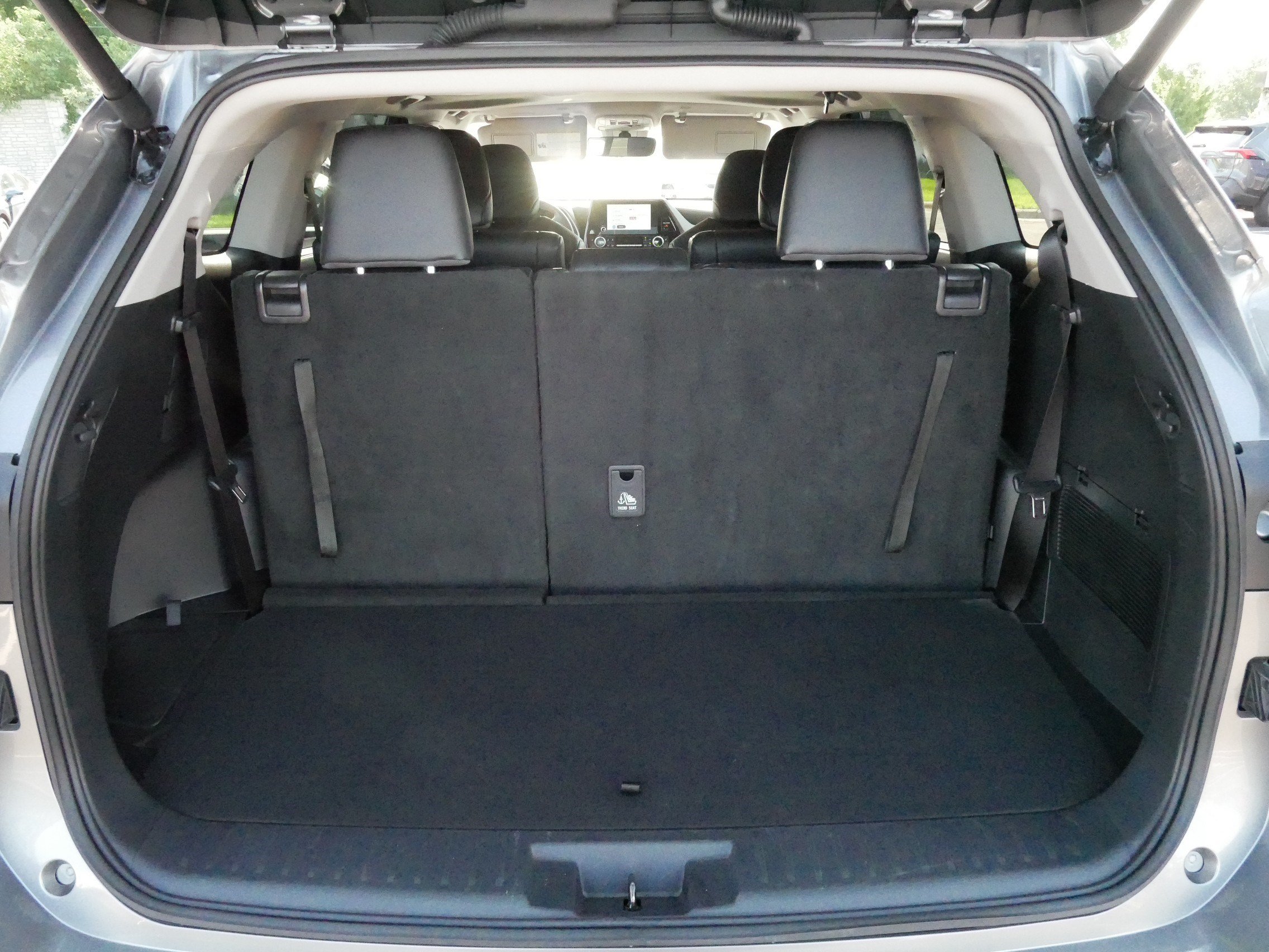 Used 2025 Toyota Highlander XLE AWD/4WD image 18