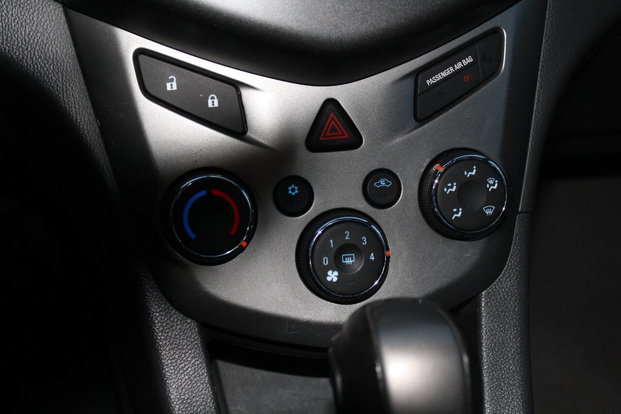 Used 2016 Chevrolet Sonic LT image 11