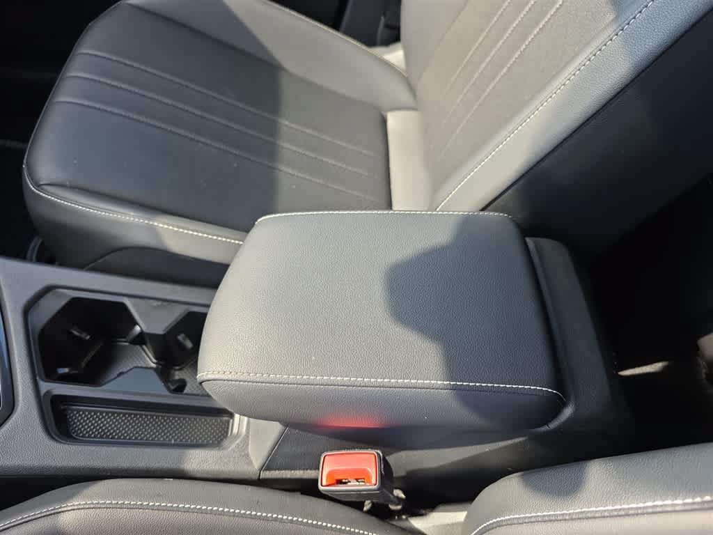 Used 2024 Volkswagen Tiguan SE w/ Panoramic Sunroof Package AWD/4WD image 24