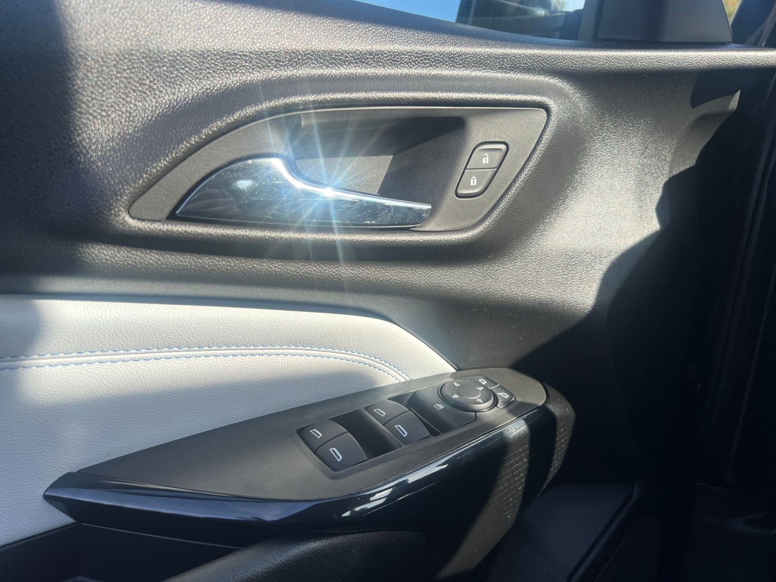 Used 2025 Chevrolet Trax LT image 20