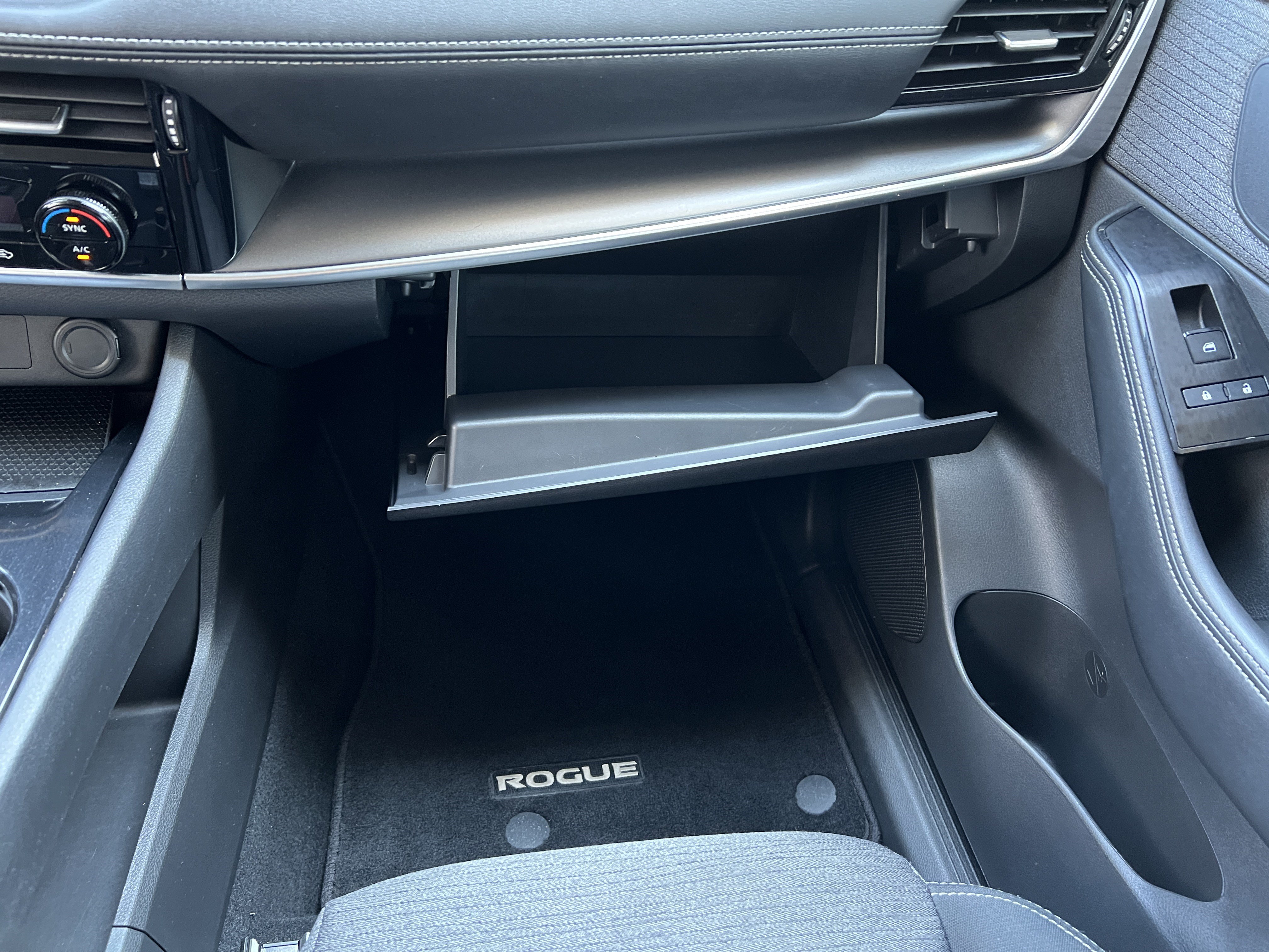 Used 2021 Nissan Rogue SV AWD/4WD image 34