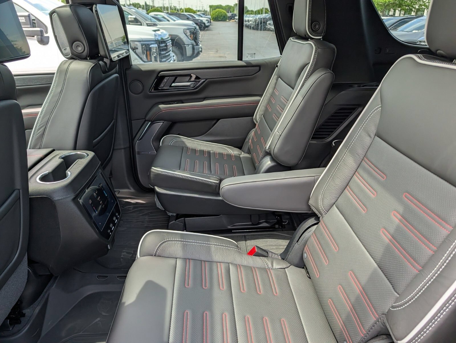 New 2026 GMC Yukon AT4 Ultimate w/ LPO, Floor Liner Package AWD/4WD image 30