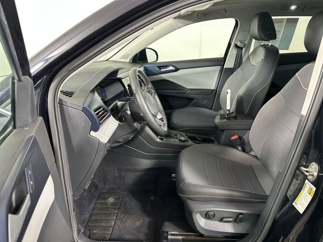 Used 2023 Volkswagen Taos SE image 11