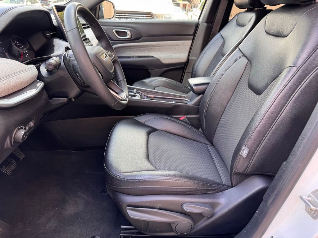 Used 2024 Jeep Compass Latitude image 7