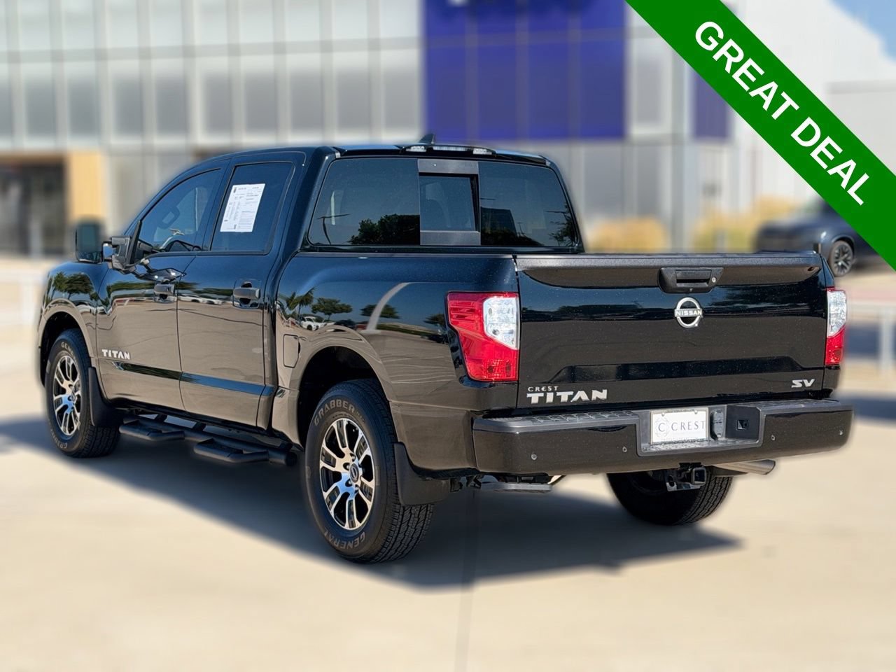 Used 2024 Nissan Titan SV w/ SV Convenience Package RWD image 5
