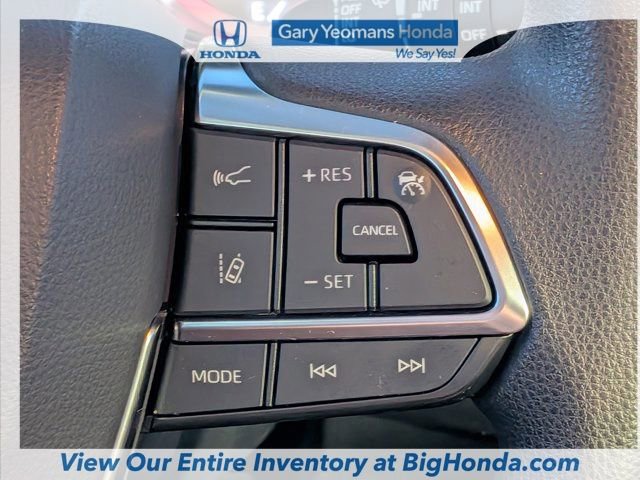 Used 2020 Toyota Highlander L FWD image 23