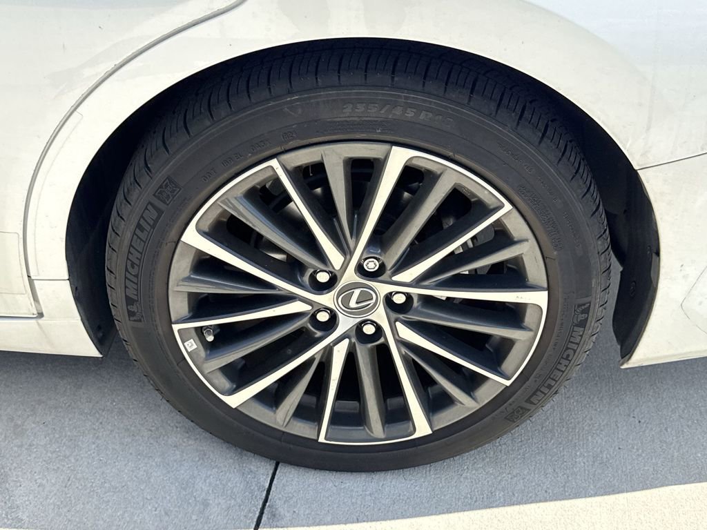 Used 2024 Lexus ES 300h w/ Premium Package FWD image 31