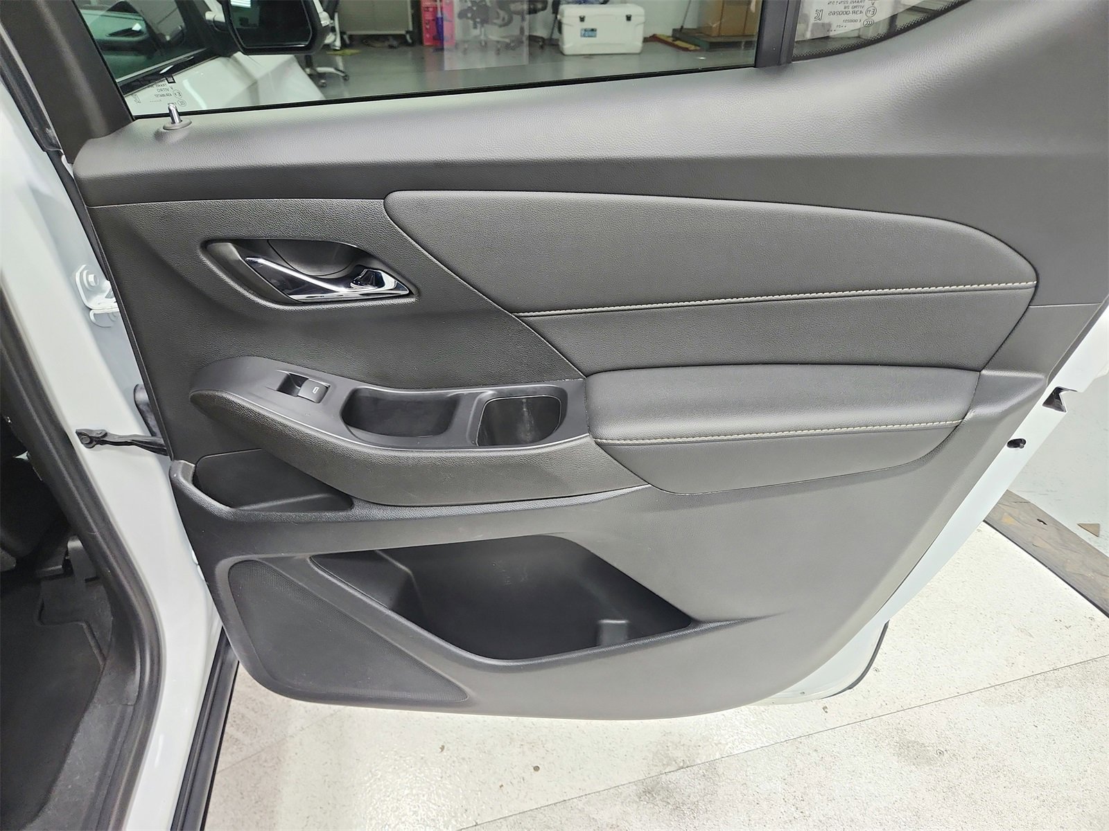 Used 2022 Chevrolet Traverse LT w/ Midnight/Sport Edition image 42