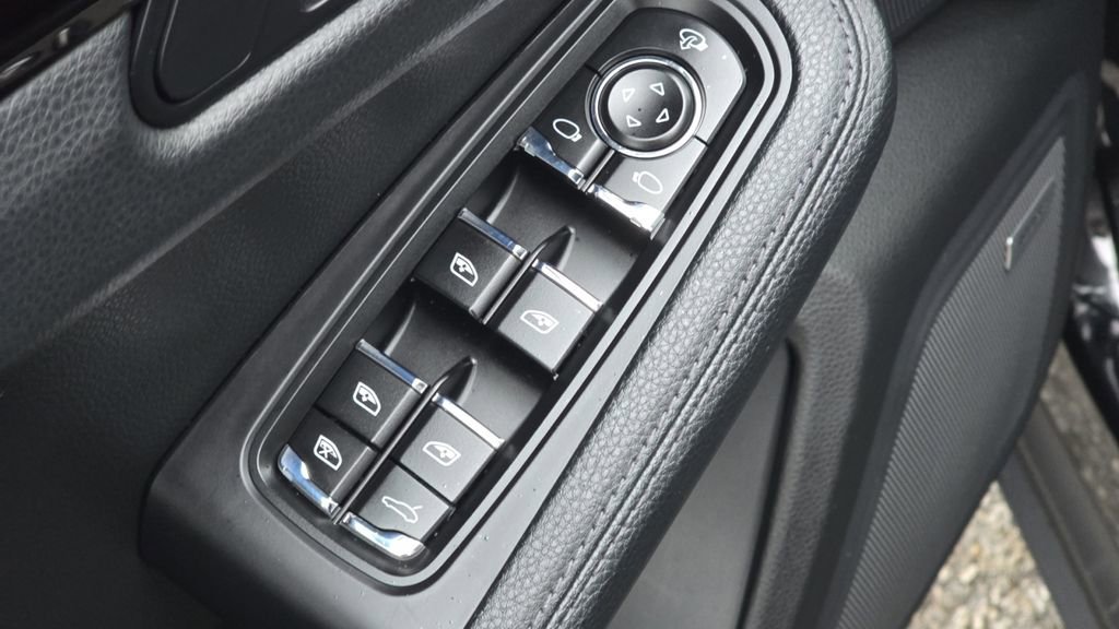 Used 2022 Porsche Macan image 27