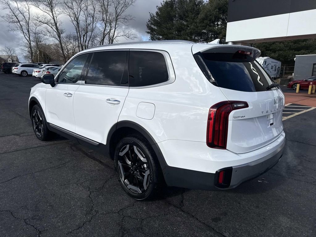 Used 2023 Kia Telluride S w/ S Sunroof Package image 3