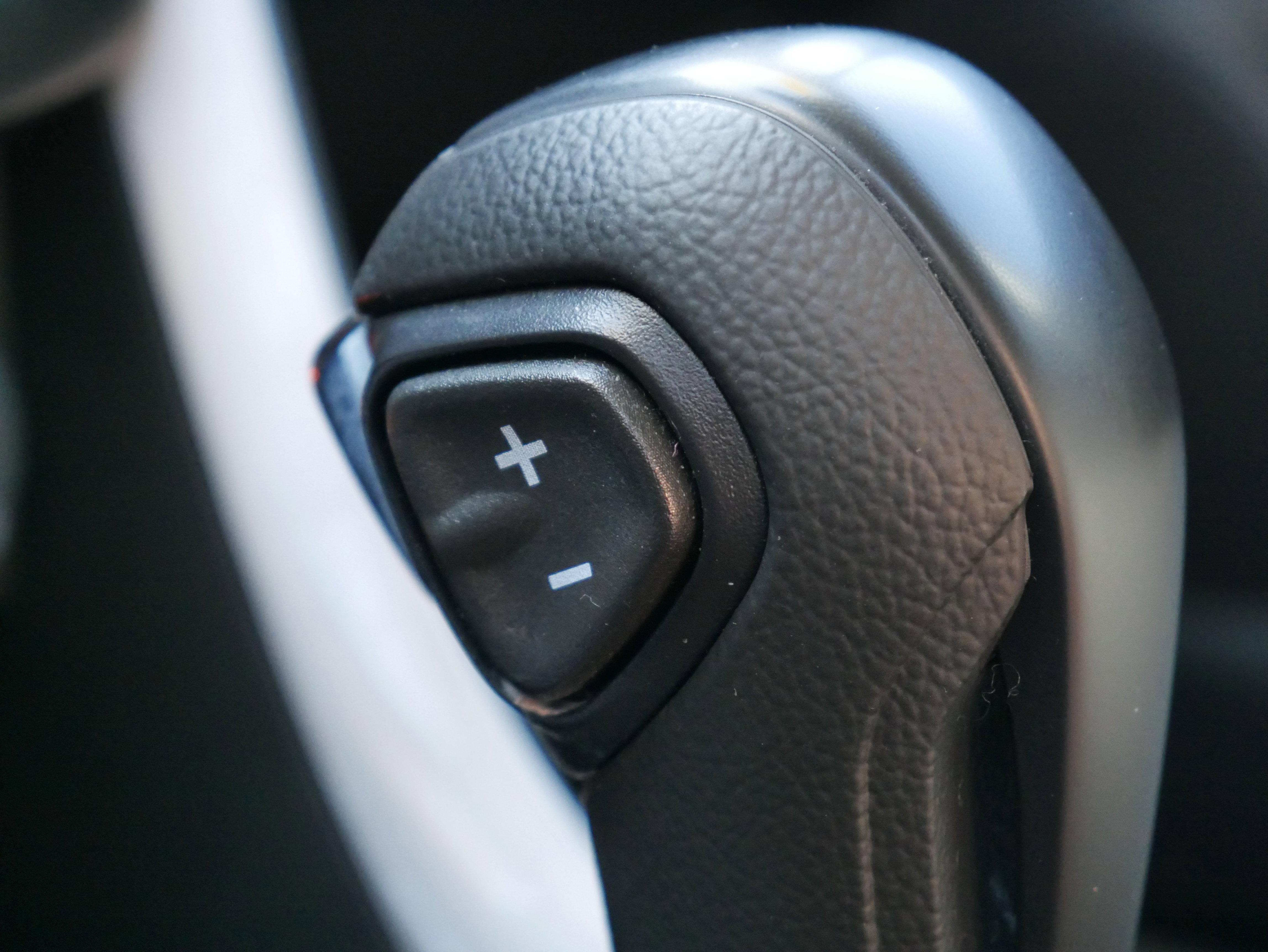 Used 2022 Chevrolet Trax LS w/ Tint and Cruise Package image 21