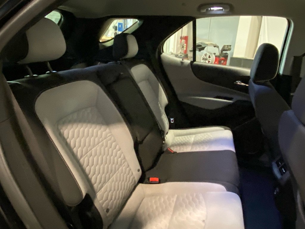 Used 2021 Chevrolet Equinox LS image 24
