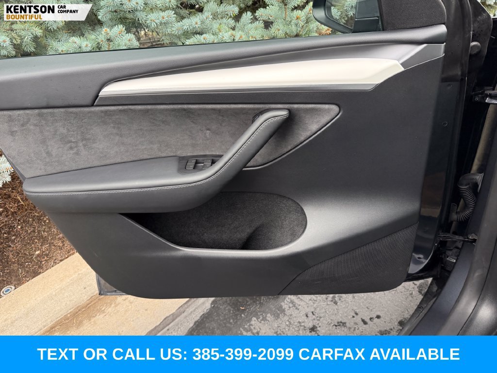 Used 2023 Tesla Model Y Performance AWD/4WD image 17