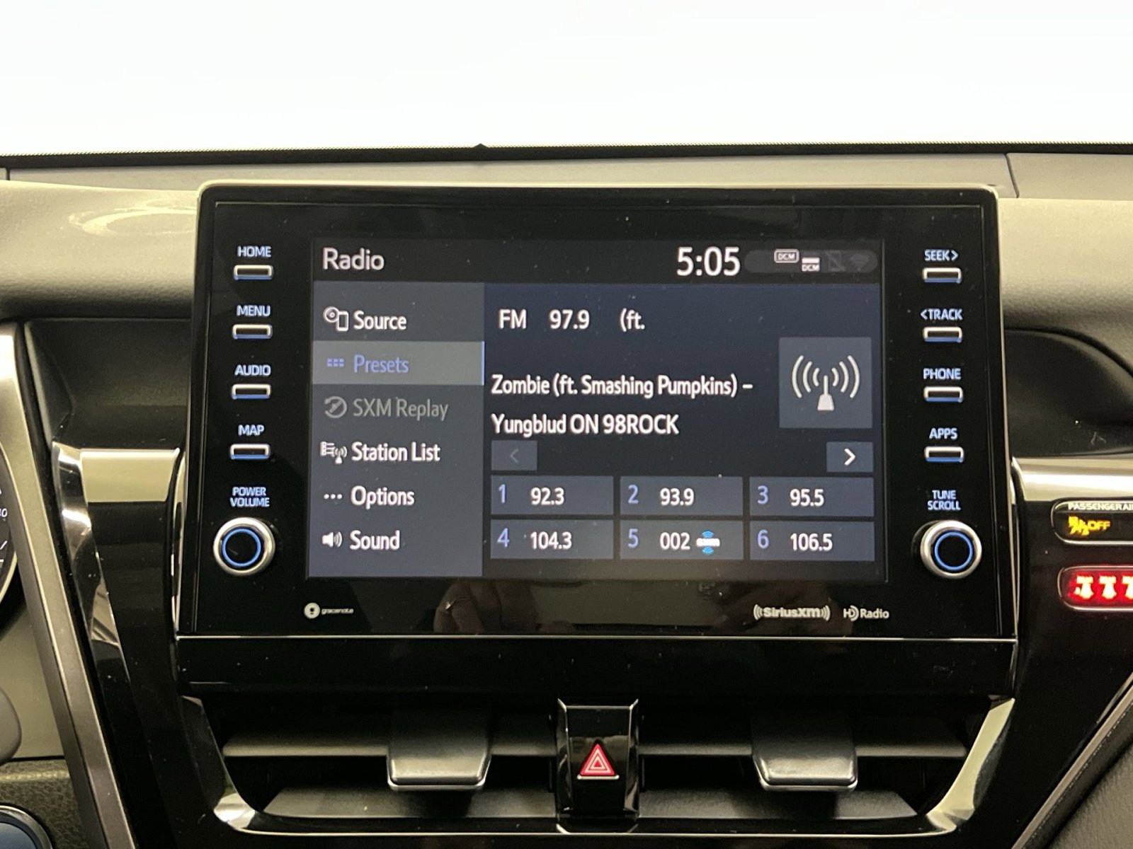 Used 2022 Toyota Camry XSE image 16