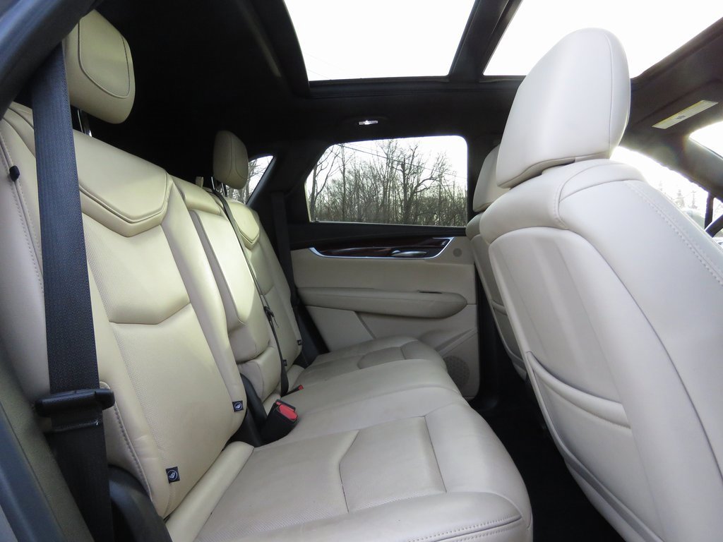 Used 2018 Cadillac XT5 Premium Luxury w/ Driver Assist Package image 17
