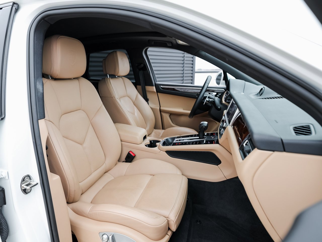 Certified 2023 Porsche Macan image 29