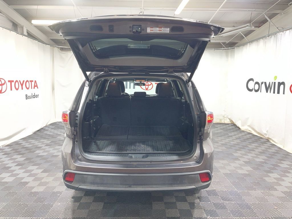 Used 2015 Toyota Highlander XLE image 10