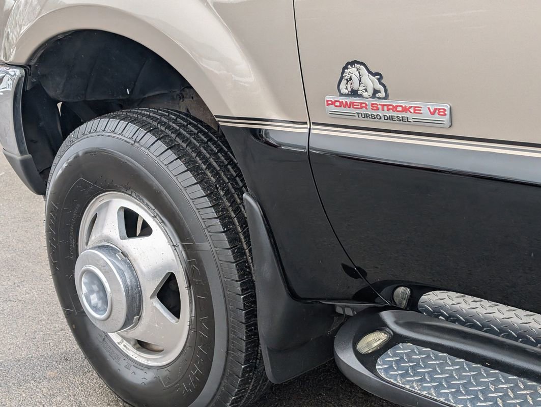 Used 2004 Ford F350 Lariat image 34