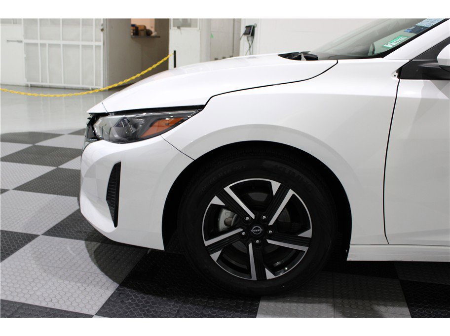 Used 2024 Nissan Sentra SV image 9