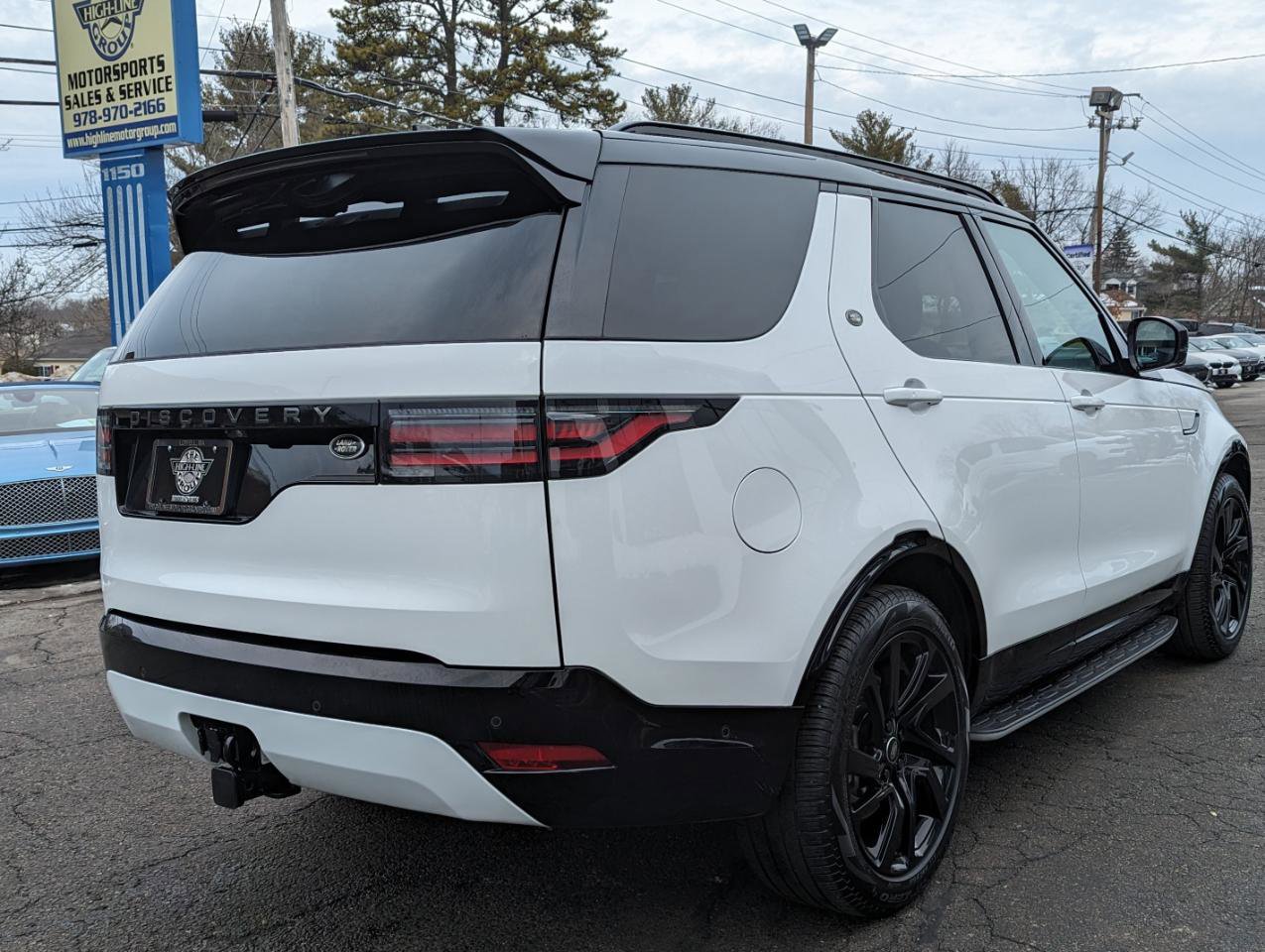 Used 2023 Land Rover Discovery S R-Dynamic image 7