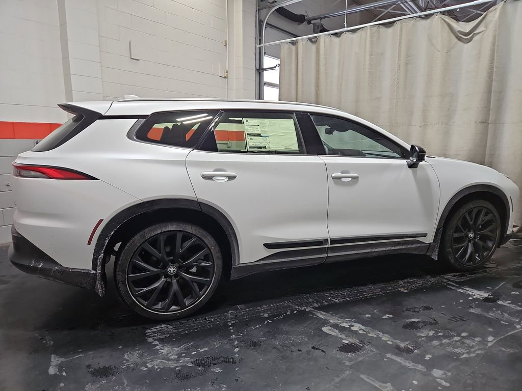 New 2025 Toyota Crown Signia image 10