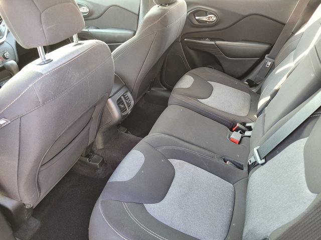 Used 2017 Jeep Cherokee Sport image 13