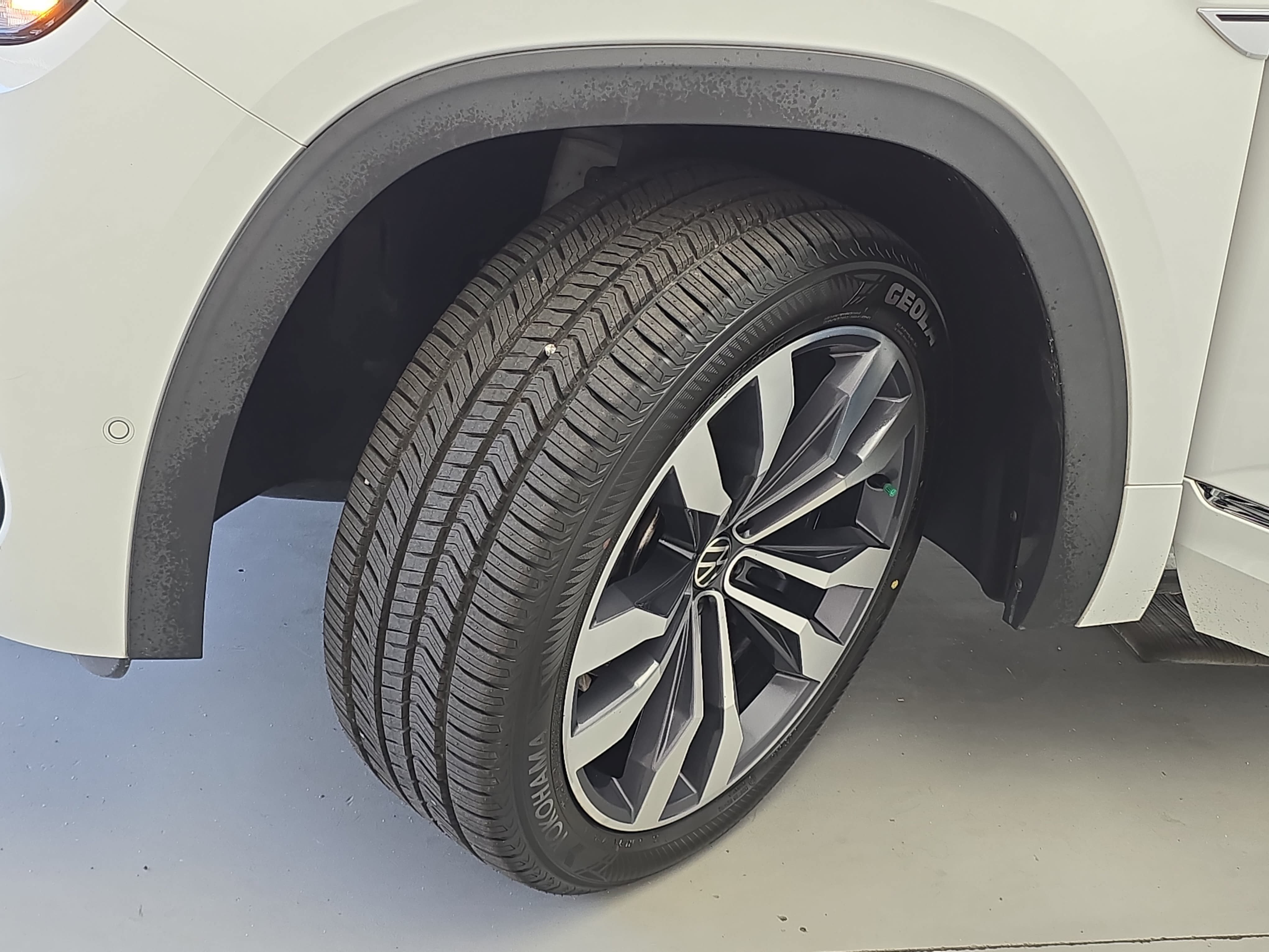 Used 2021 Volkswagen Atlas SEL Premium AWD/4WD image 34