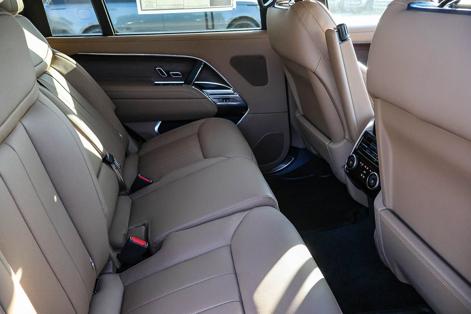 New 2026 Land Rover Range Rover Long Wheelbase SE AWD/4WD image 20